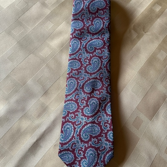 Paisley Patterned Tie - Burgundy and‎ Blue - Picture 2 of 4